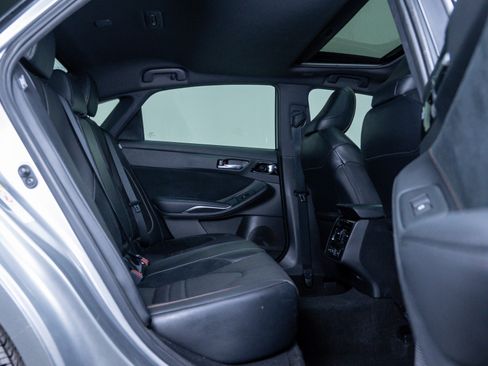 Used 2019 Toyota Avalon Touring image 11