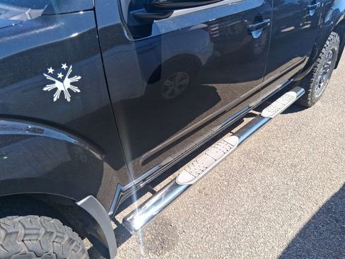 Used 2015 Nissan Frontier PRO-4X AWD/4WD image 8