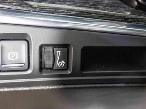 Used 2020 Cadillac XT5 Premium Luxury w/ LPO, Floor Liner Package AWD/4WD image 35