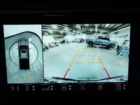 Used 2024 GMC Sierra 2500 Denali w/ Denali Reserve Package image 35