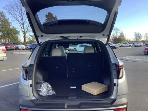 New 2025 Hyundai Tucson Limited image 12