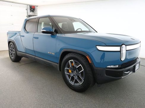 Used 2022 Rivian R1T Adventure image 3