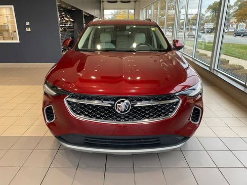 Used 2021 Buick Envision Avenir w/ Technology Package II image 3