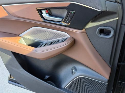 Certified 2025 Acura MDX w/ Technology Package image 33