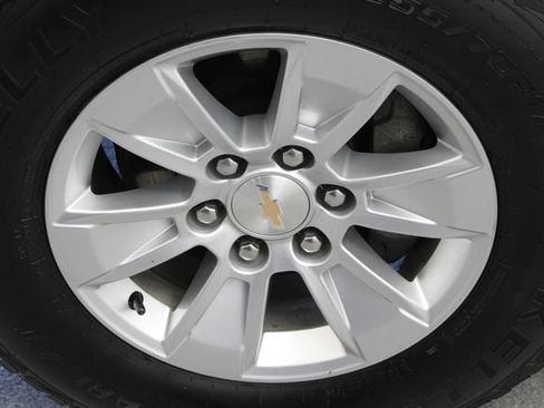 Used 2025 Chevrolet Silverado 1500 LT AWD/4WD image 14