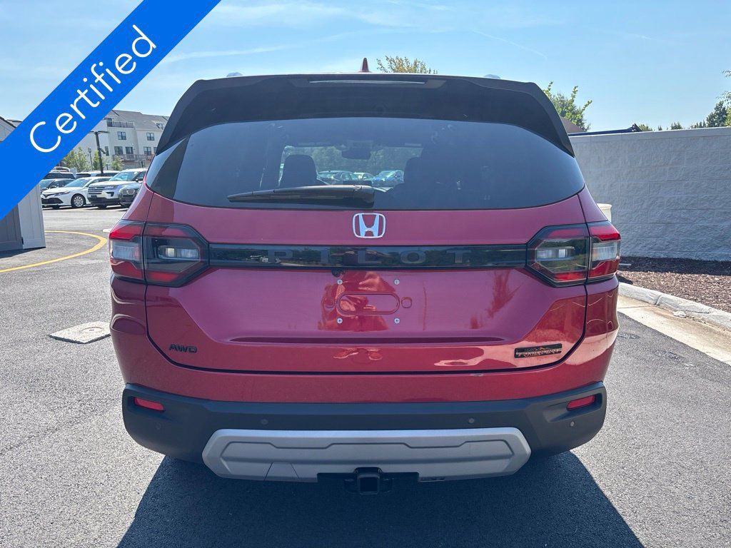 Used 2025 Honda Pilot TrailSport image 6