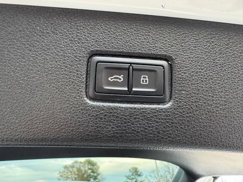 Used 2017 Audi Q7 3.0T Prestige image 37