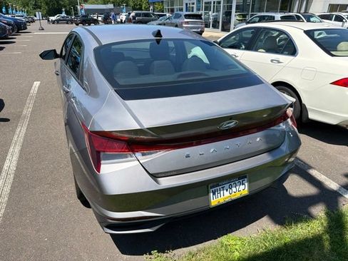Used 2023 Hyundai Elantra SEL w/ Convenience Package FWD image 9