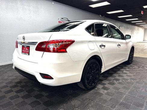 Used 2018 Nissan Sentra S image 12