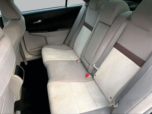 Used 2013 Toyota Camry LE FWD image 19