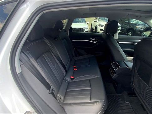 Used 2022 Audi e-tron Premium image 20