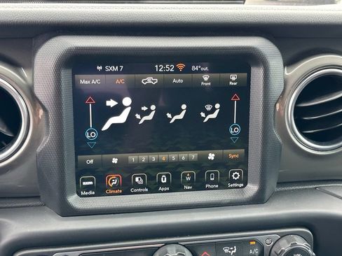 Used 2023 Jeep Gladiator Overland AWD/4WD image 29