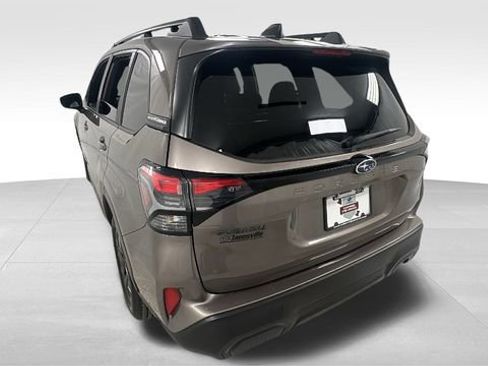 Used 2025 Subaru Forester Premium image 5