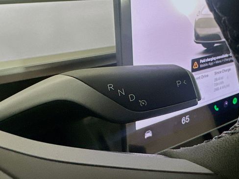 Used 2024 Tesla Model Y Long Range image 24