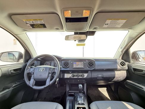 Used 2018 Toyota Tacoma SR image 6