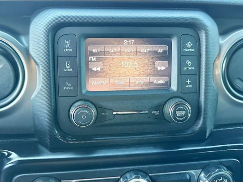 Used 2021 Jeep Wrangler Unlimited Willys image 16