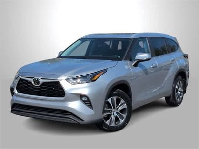 Used 2023 Toyota Highlander XLE