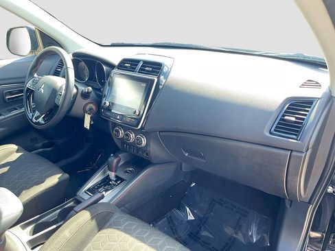 Used 2025 Mitsubishi Outlander Sport AWD image 17