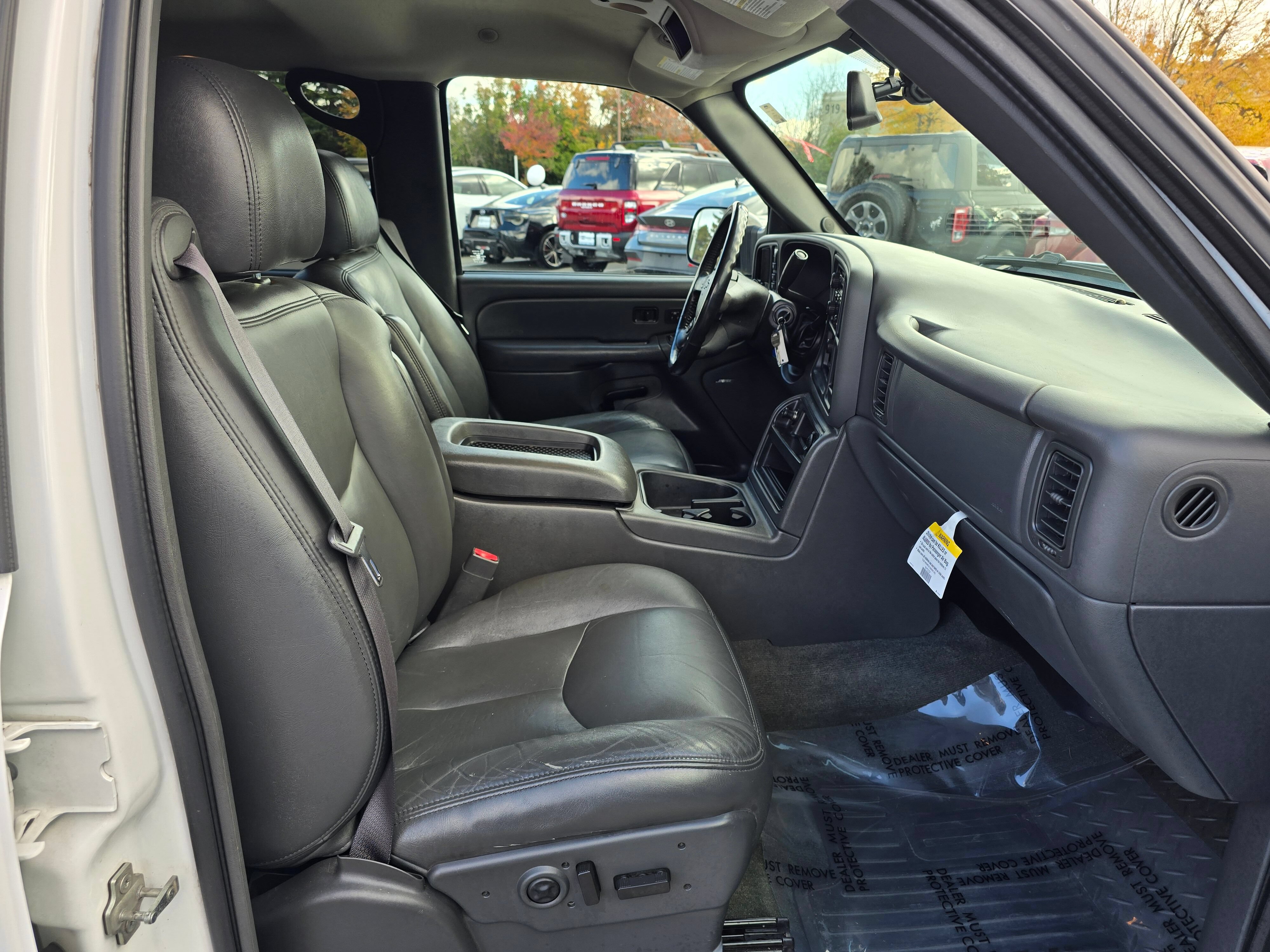 Used 2005 Chevrolet Silverado 2500 LT w/ Heavy-Duty Power Package AWD/4WD image 12