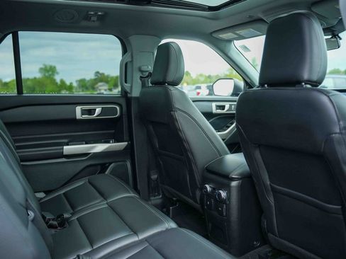 Certified 2022 Ford Explorer XLT w/ Equipment Group 202A AWD/4WD image 22