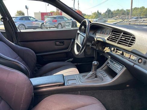 Used 1988 Porsche 944 Coupe image 22