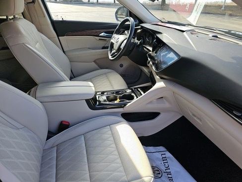 Used 2023 Buick Envision Avenir image 11