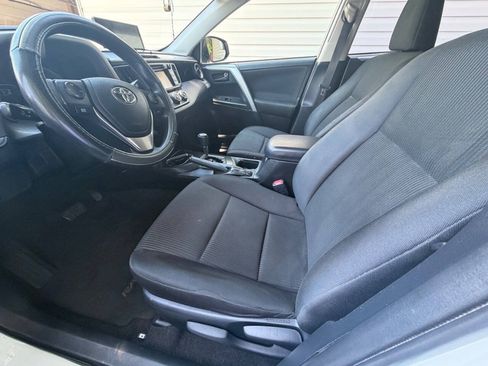 Used 2016 Toyota RAV4 LE FWD image 8