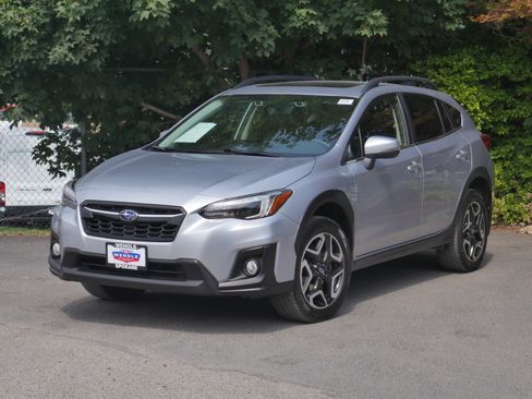 Used 2019 Subaru Crosstrek 2.0i Limited w/ Moonroof Package w/Navigation AWD/4WD image 2
