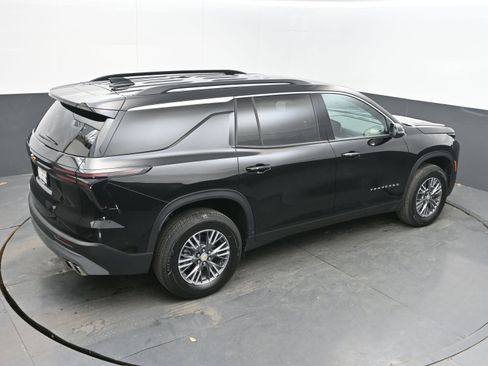 Used 2025 Chevrolet Traverse LT image 34