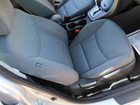 Used 2013 Hyundai Elantra GLS w/ Preferred Pkg image 38