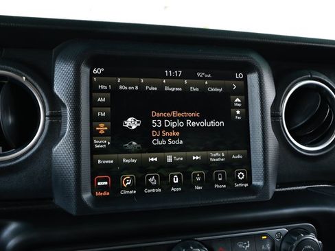 Used 2020 Jeep Gladiator Overland AWD/4WD image 16