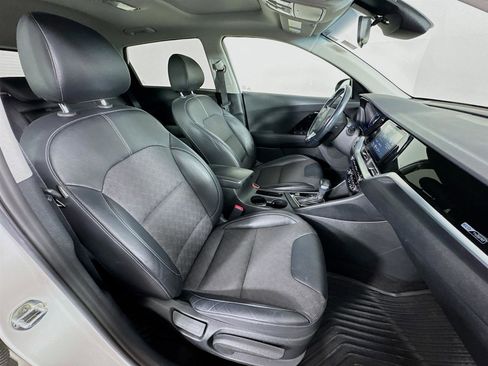 Certified 2022 Kia Niro LXS image 26