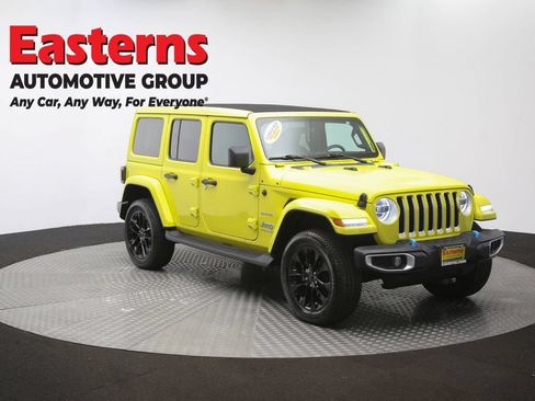 Used 2022 Jeep Wrangler Unlimited Sahara w/ Cold Weather Group AWD/4WD image 50