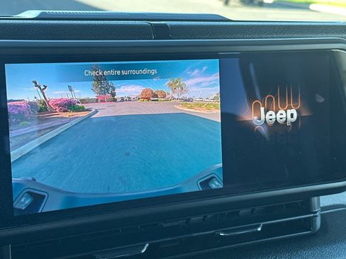 New 2025 Jeep Gladiator Nighthawk image 15