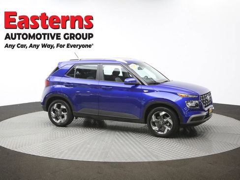 Used 2025 Hyundai Venue SEL image 48