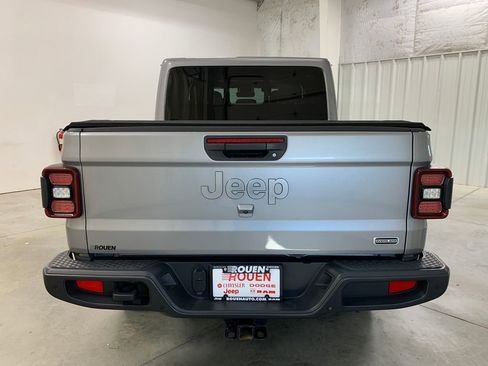 Used 2020 Jeep Gladiator Overland image 24