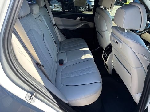 Used 2022 BMW X5 sDrive40i w/ M Sport Package image 15