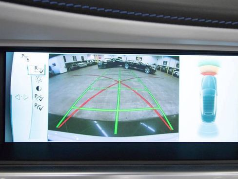 Used 2017 Rolls-Royce Dawn image 39