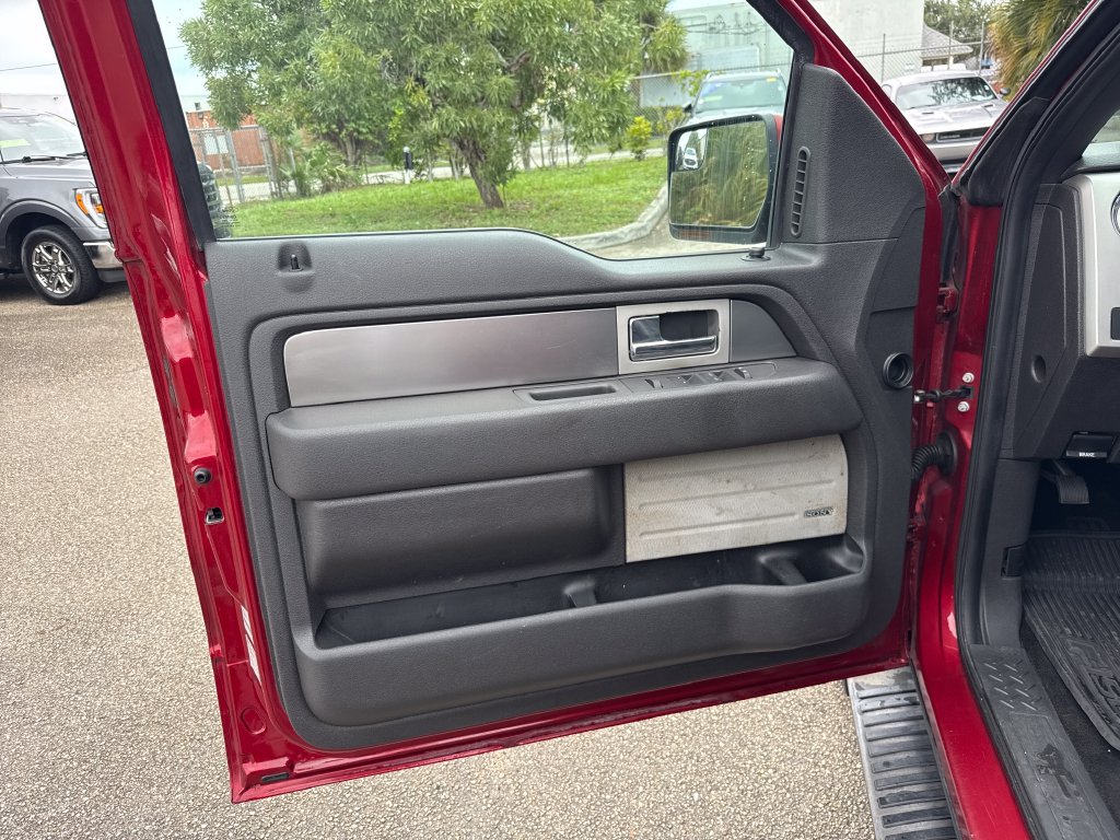 Used 2014 Ford F150 FX4 w/ Equipment Group 402A Luxury AWD/4WD image 14