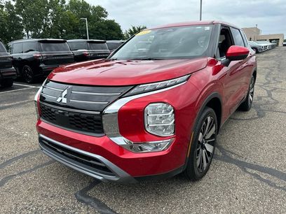 Used 2025 Mitsubishi Outlander SE