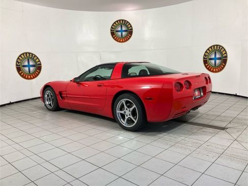 Used 2000 Chevrolet Corvette Coupe w/ Performance Handling Pkg image 13
