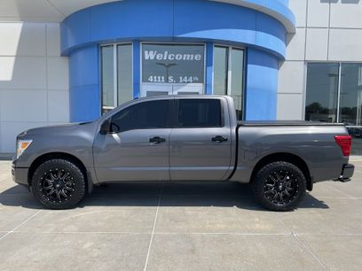 Used 2021 Nissan Titan SV w/ SV Convenience Package