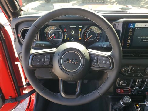 New 2026 Jeep Gladiator Rubicon image 13