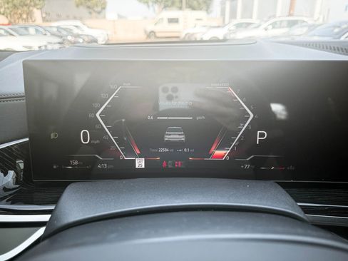 Used 2024 BMW X7 xDrive40i w/ M Sport Package image 17