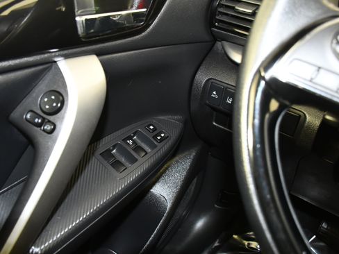 Used 2024 Mitsubishi Eclipse Cross SE AWD/4WD image 32