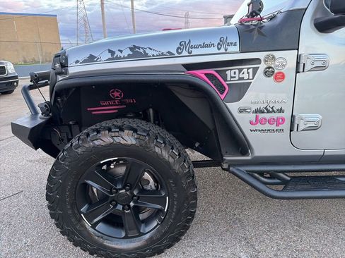 Used 2019 Jeep Wrangler Unlimited Sahara image 30