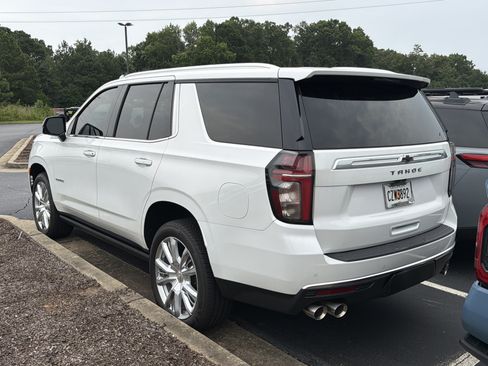 Used 2022 Chevrolet Tahoe High Country AWD/4WD image 12