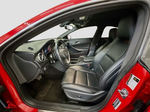 Used 2019 Mercedes-Benz CLA 250 4MATIC image 13