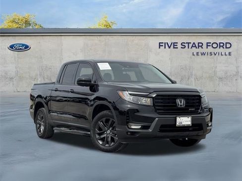 Used 2023 Honda Ridgeline Sport image 2