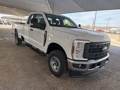New 2026 Ford F250 XL w/ FX4 Off-Road Package